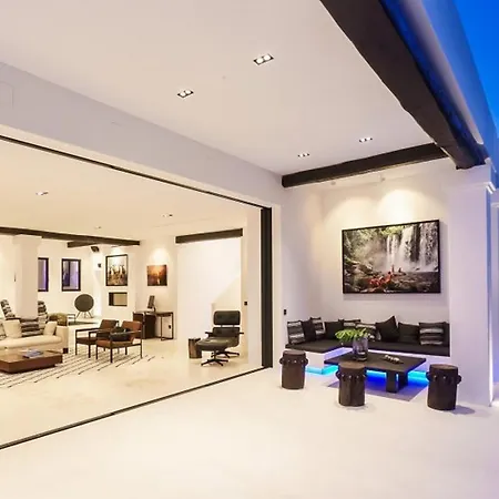 Ideal Location, Seaview 아파트