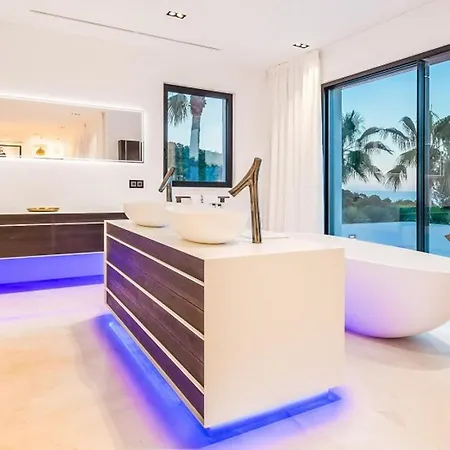 Ideal Location, Seaview 아파트 *